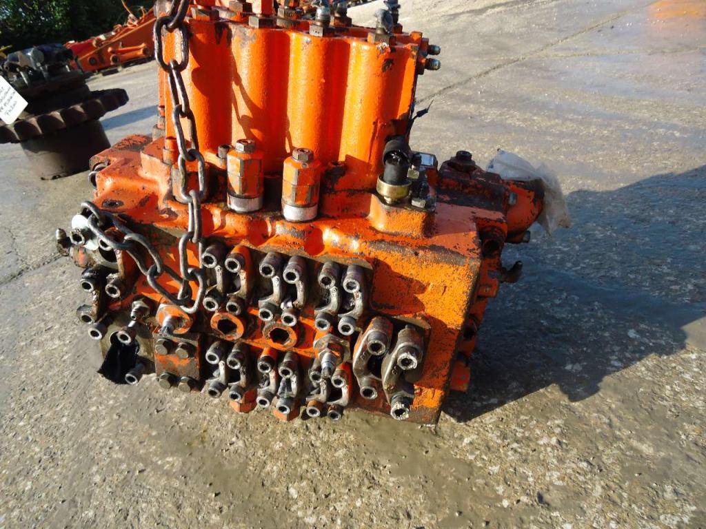 Distribuidor hidraulico para Fiat Hitachi FH200 Foto 1