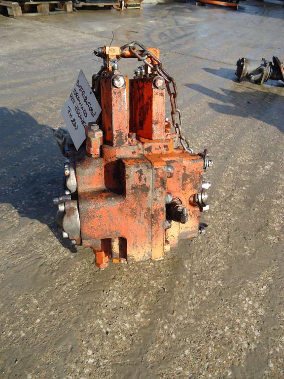 Distribuidor hidraulico para Fiat Hitachi FH200 Foto 2