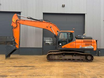Doosan DX225LC-7 vendida por Big Machinery