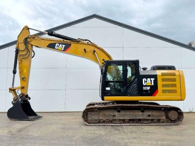 Caterpillar 320FL - New Bucket / Hammer Lines / Camera vendida por Boss Machinery