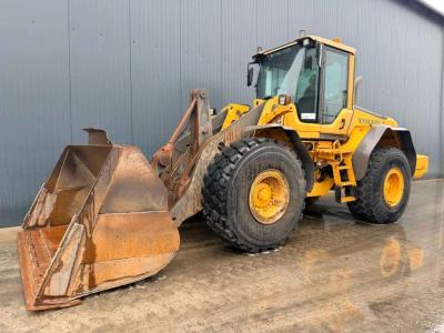 Volvo L120F Foto 1