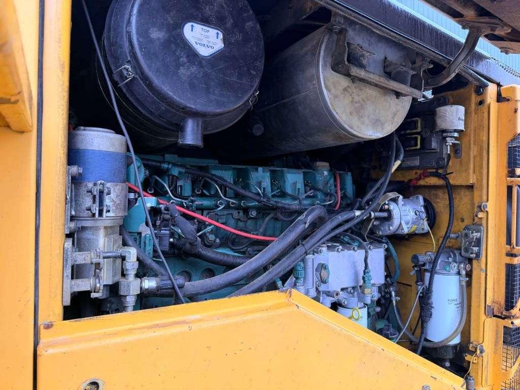 Volvo L120F Foto 17
