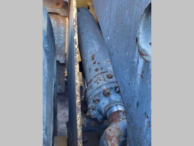 Volvo lift cylinder 17230574 for Volvo L180G, L180H vendida por Balavto