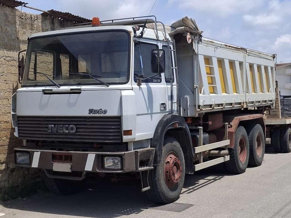 Iveco 330.30 Foto 1