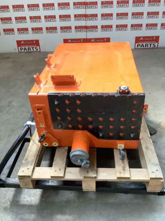 Depósito para gasóleo para Hitachi ZX135US-7 Foto 4