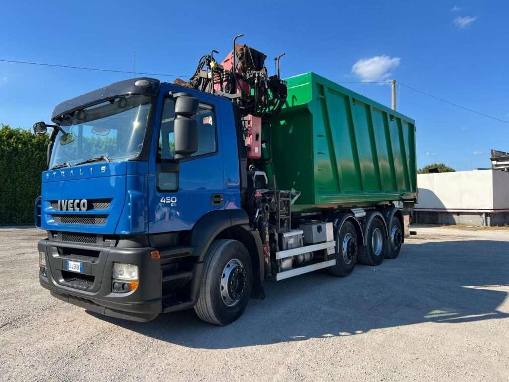Iveco STRALIS 260.450 SCARRABILE CON GRU Foto 1