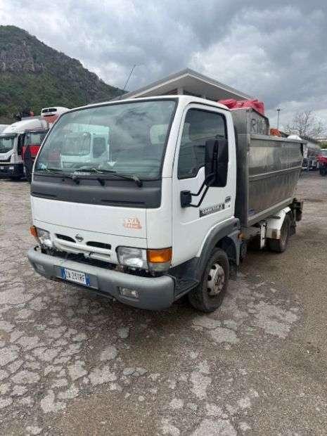 Nissan Cabstar Foto 1