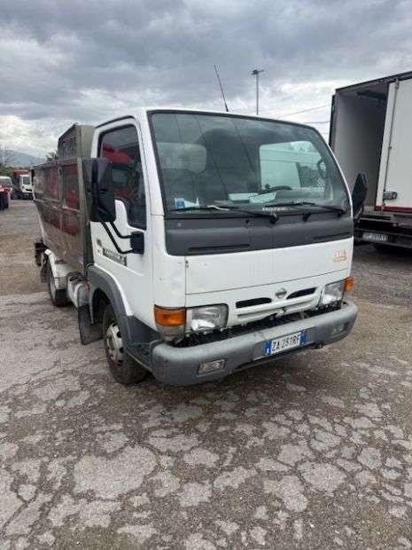 Nissan Cabstar Foto 2