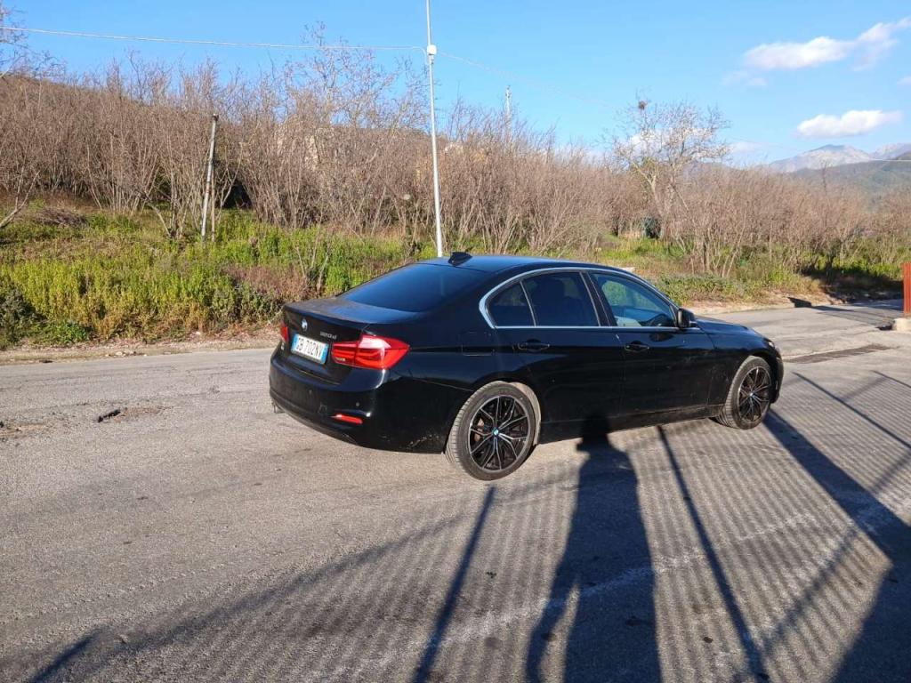 BMW SERIE 3 MODELLO 320D Foto 17
