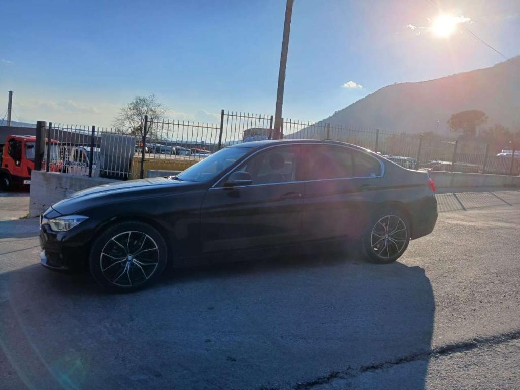 BMW SERIE 3 MODELLO 320D Foto 22