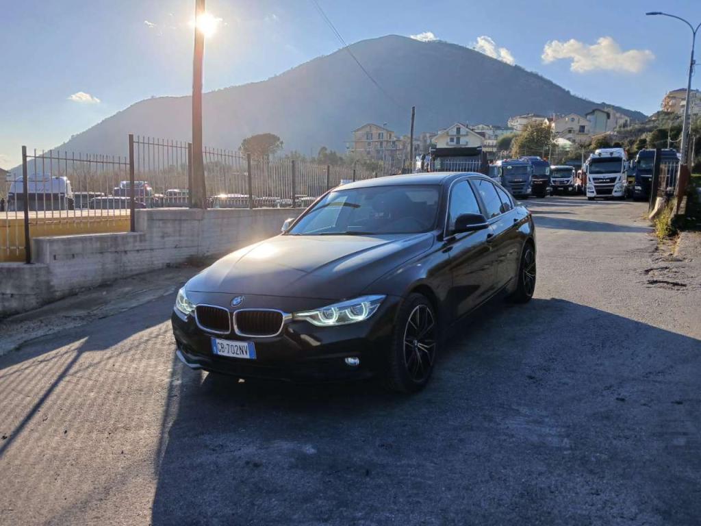 BMW SERIE 3 MODELLO 320D Foto 9