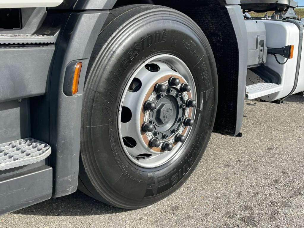 Scania P450 A4X2NA Foto 10