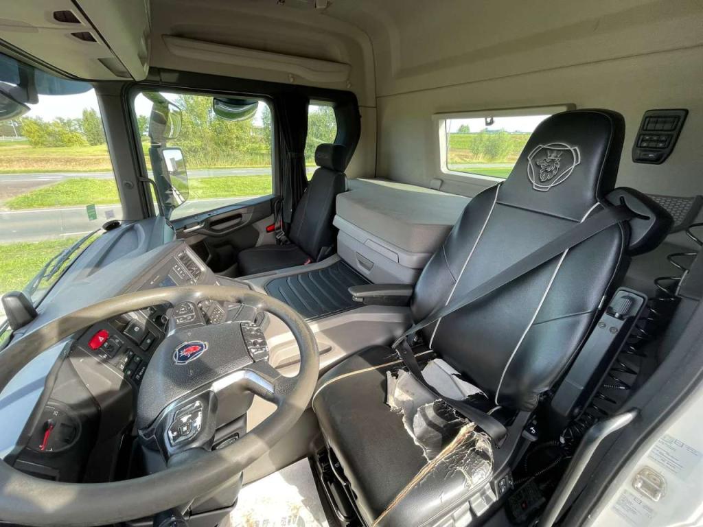 Scania P450 A4X2NA Foto 15