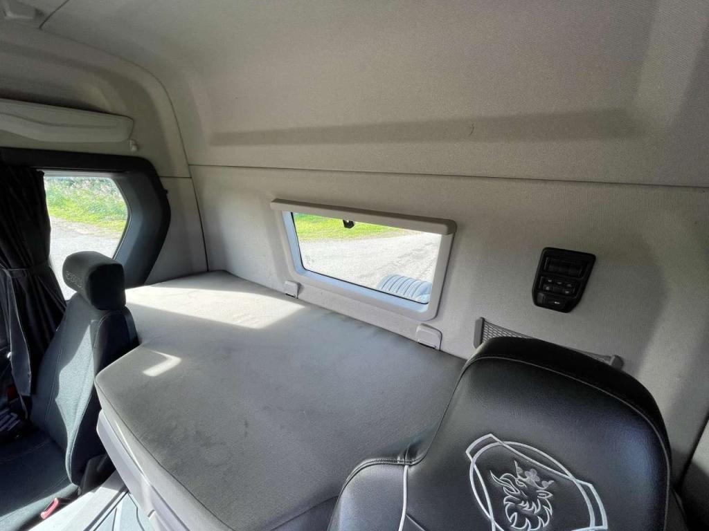 Scania P450 A4X2NA Foto 26