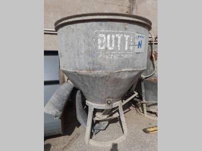 BUTTI Tolva de hormigón vendida por Niederstätter Spa