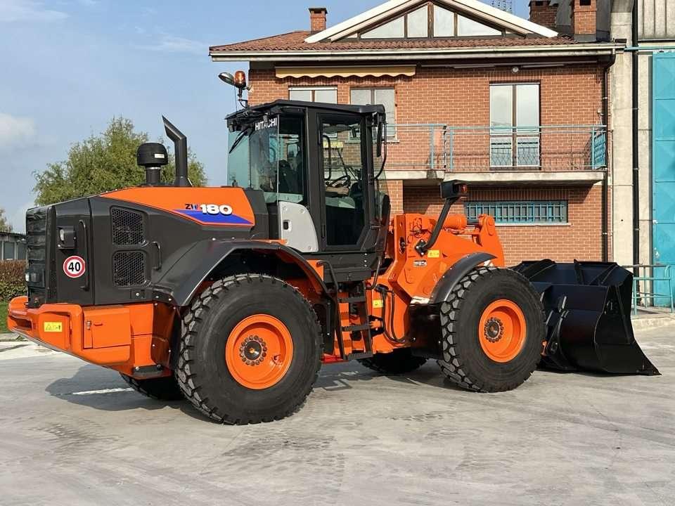 Hitachi ZW180-5B Foto 19