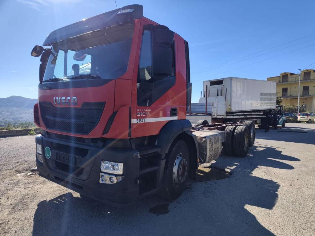 Iveco STRALIS HI-STREET 260S31 Foto 3