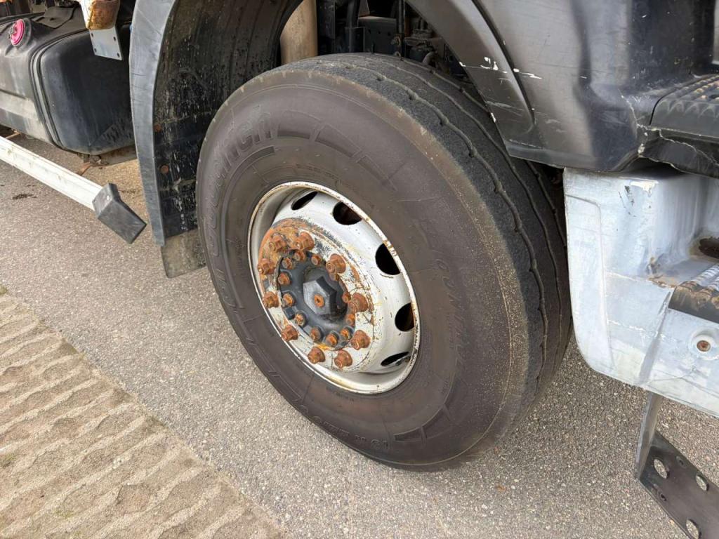 Iveco 330 6x4 Foto 18