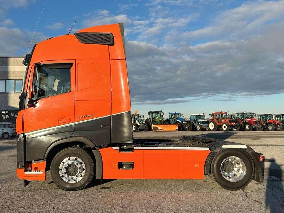 Volvo FH 540 42T 4x2 Foto 2