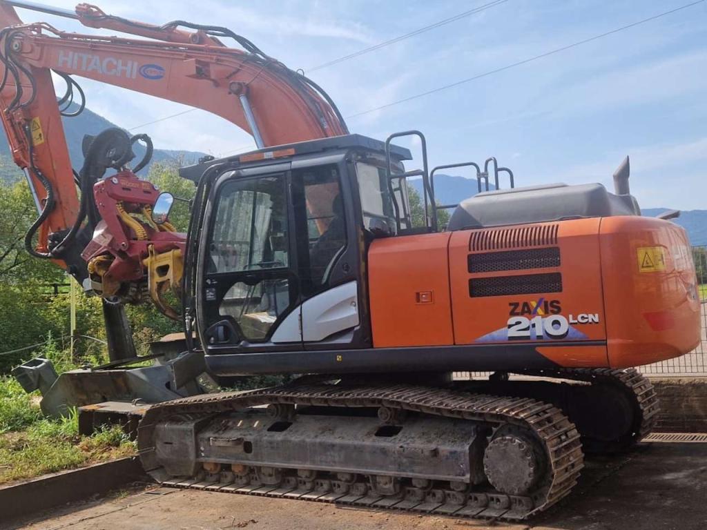Hitachi ZX210LCN-6 Foto 3