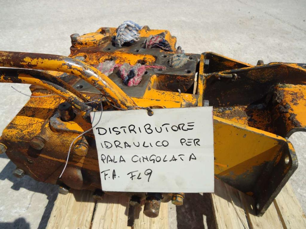 Distribuidor hidraulico para Fiat Allis FL9 Foto 2