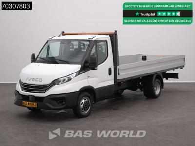 Iveco Daily 35C21 3.0L Automaat Open Laadbak 210PK Dubbellucht 3,5t Trekgewicht ACC LED Airco Camera CarP vendida por BAS World B.V.