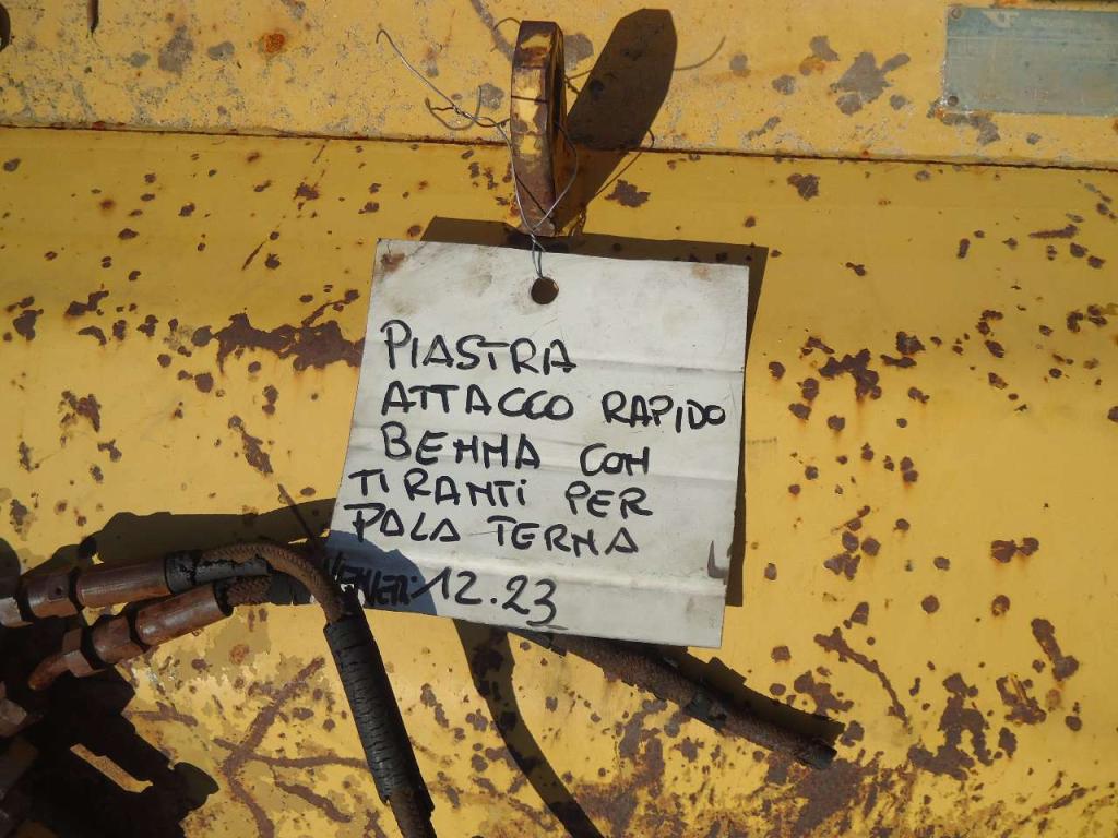 Placa de acoplamiento rápido para Venieri 12.23 per benna Foto 5