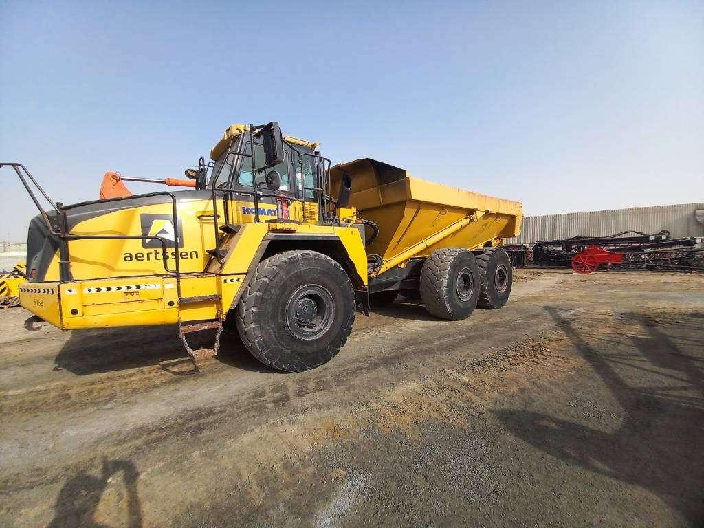 Komatsu HM400-3R (4pcs available for sale in Abu Dhabi) Foto 3