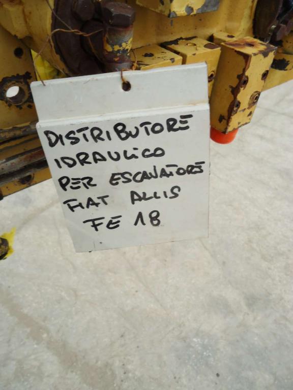 Distribuidor hidraulico para Fiat Allis FE18 Foto 2
