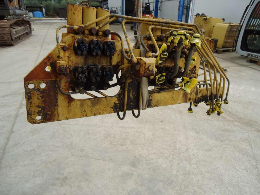 Distribuidor hidraulico para Fiat Allis FE18 Foto 3