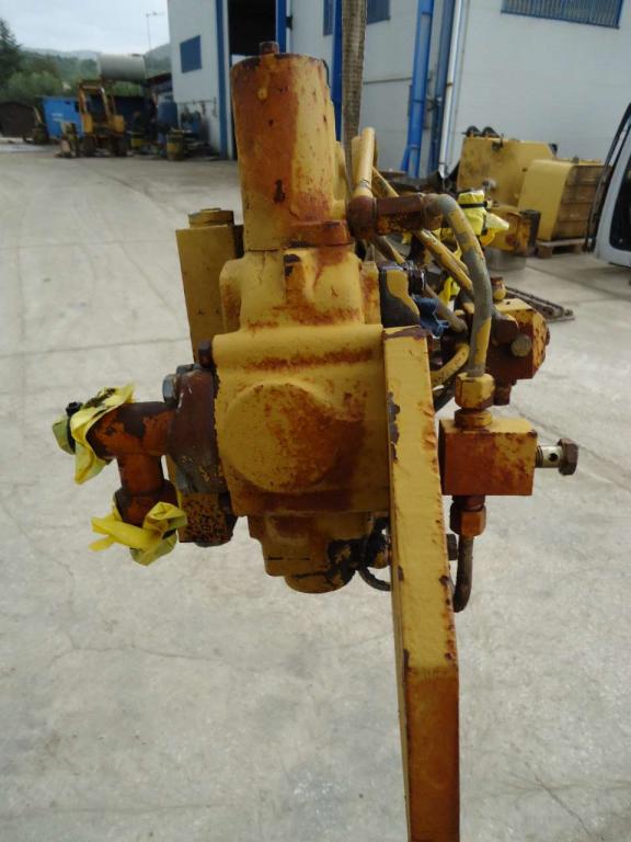 Distribuidor hidraulico para Fiat Allis FE18 Foto 4