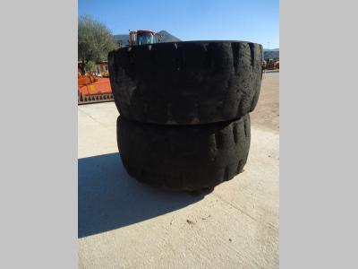 Neumático con llantas para 26.5R25 - COMPLETI DI CERCHI - AL 20% - vendida por OLM 90 Srl