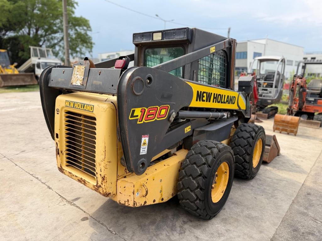 New Holland LS180 Foto 5