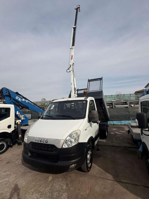 Iveco 35C13 Foto 14