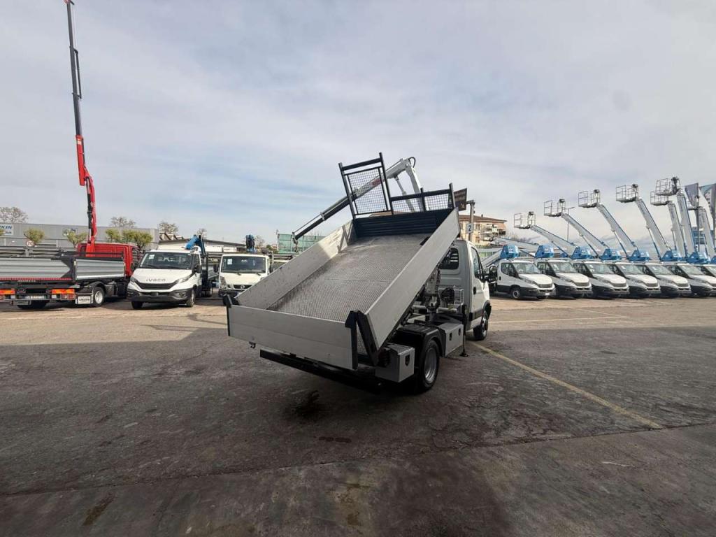 Iveco 35C13 Foto 8