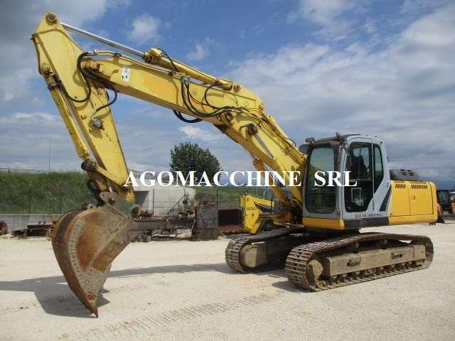 New Holland E215B Foto 1