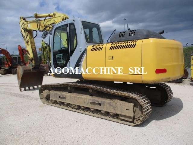 New Holland E215B Foto 5
