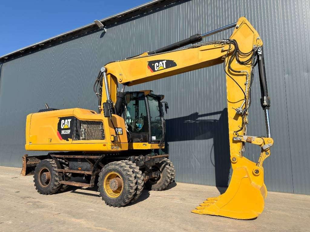 Caterpillar M320F Foto 1
