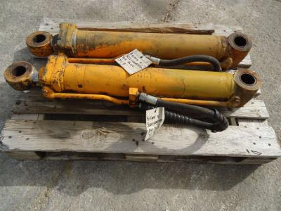 Cilndro de levantamiento para Fiat Allis FL9 vendida por OLM 90 Srl