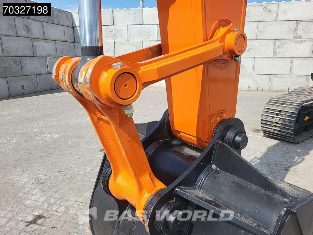 Hitachi ZX220 LC-5G ISUZU ENGINE Foto 14