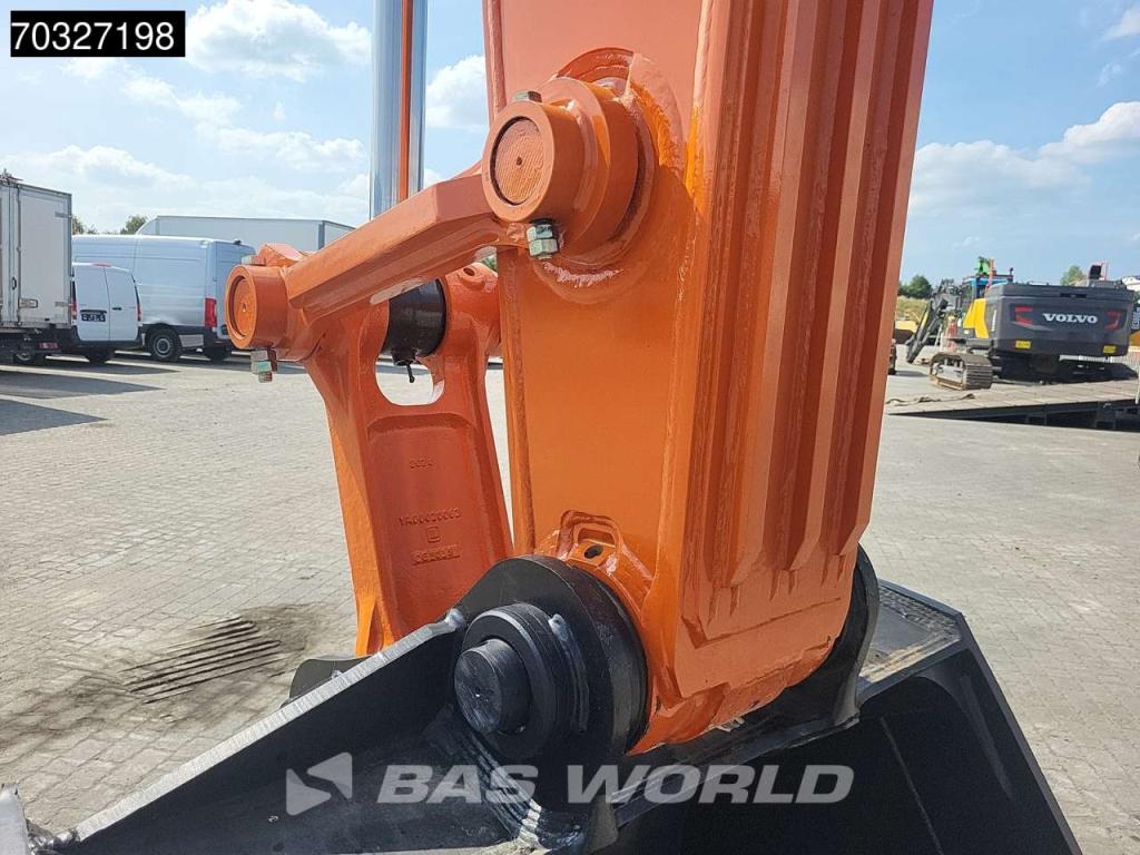 Hitachi ZX220 LC-5G ISUZU ENGINE Foto 15
