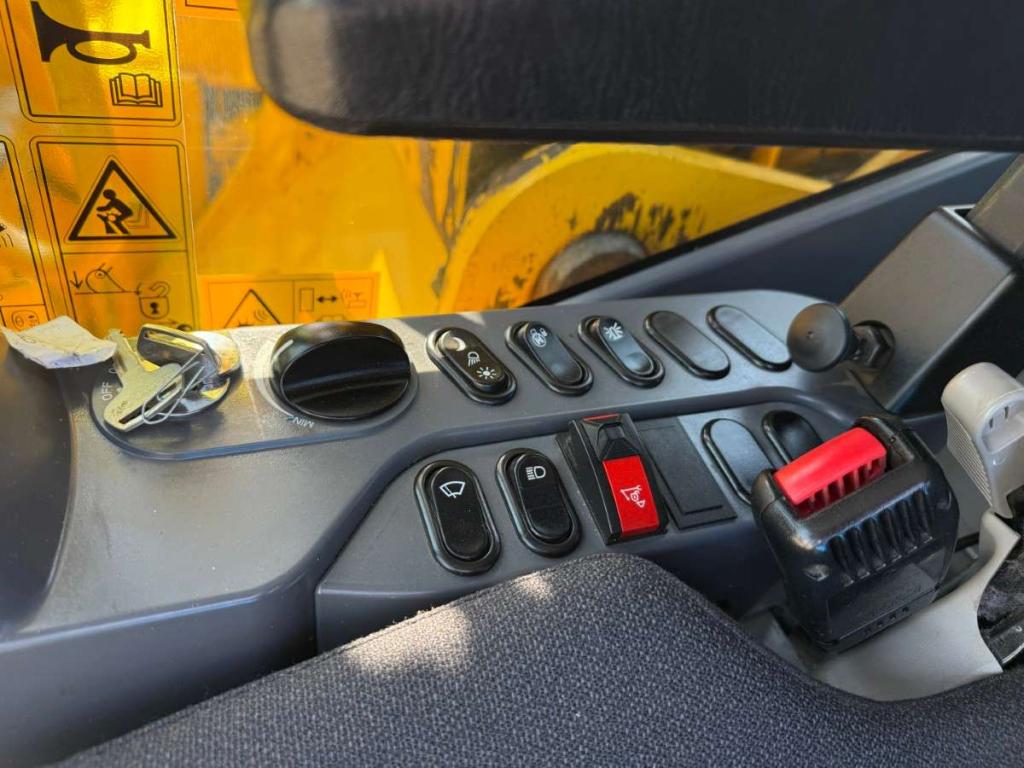Komatsu PC210 NLC-11 Foto 18