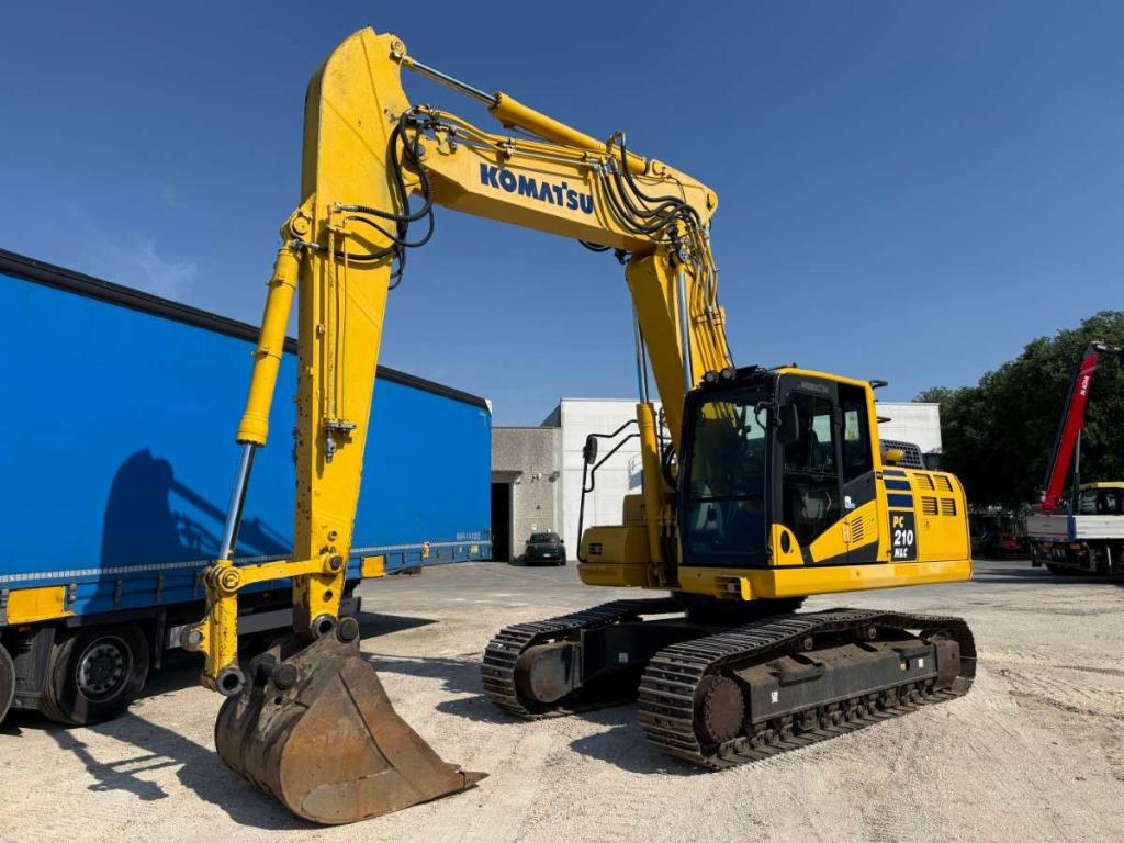 Komatsu PC210 NLC-11 Foto 2