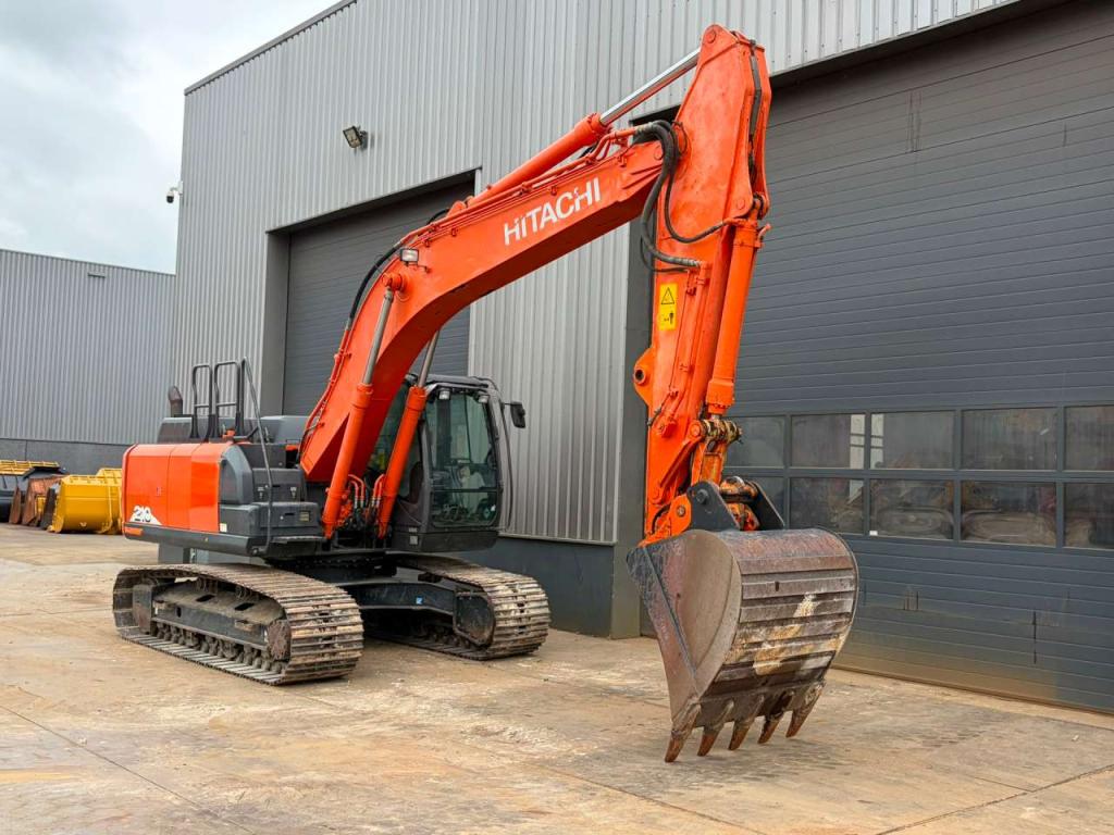 Hitachi ZX210-6 Foto 10