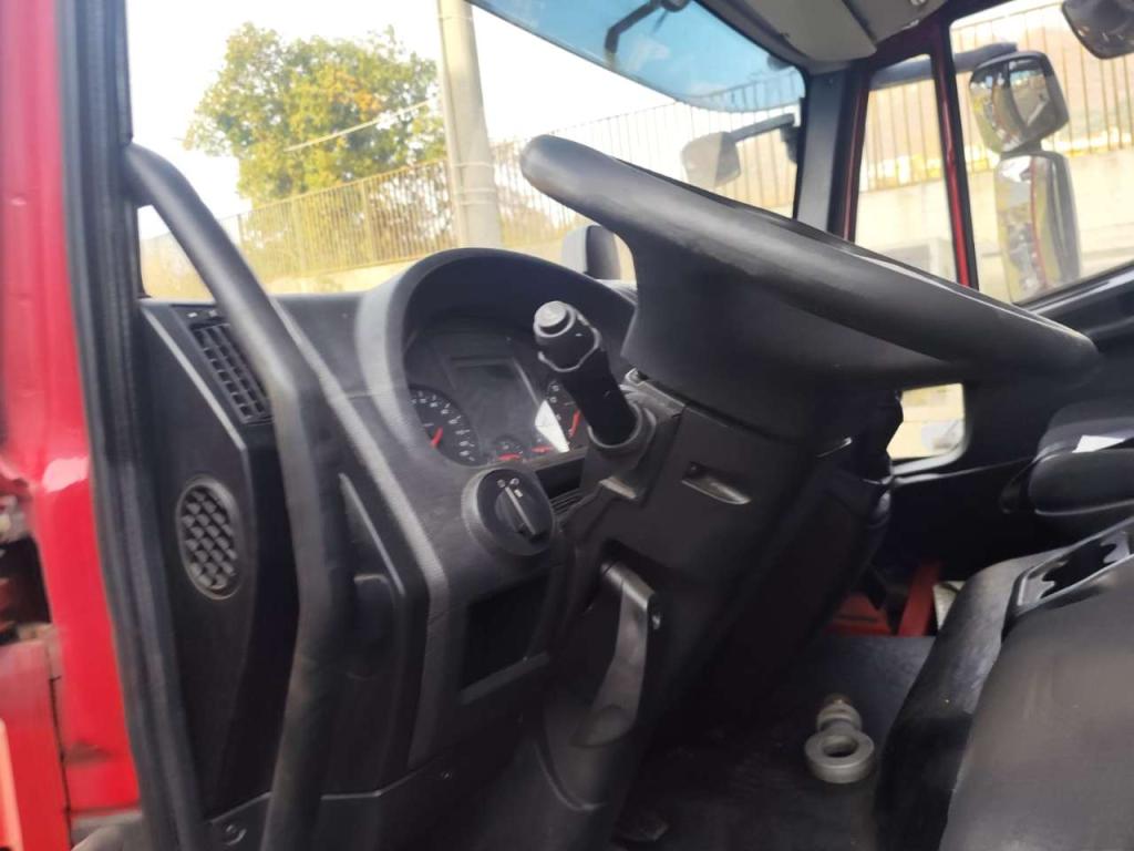 Iveco EUROCARGO 120-250 Foto 16
