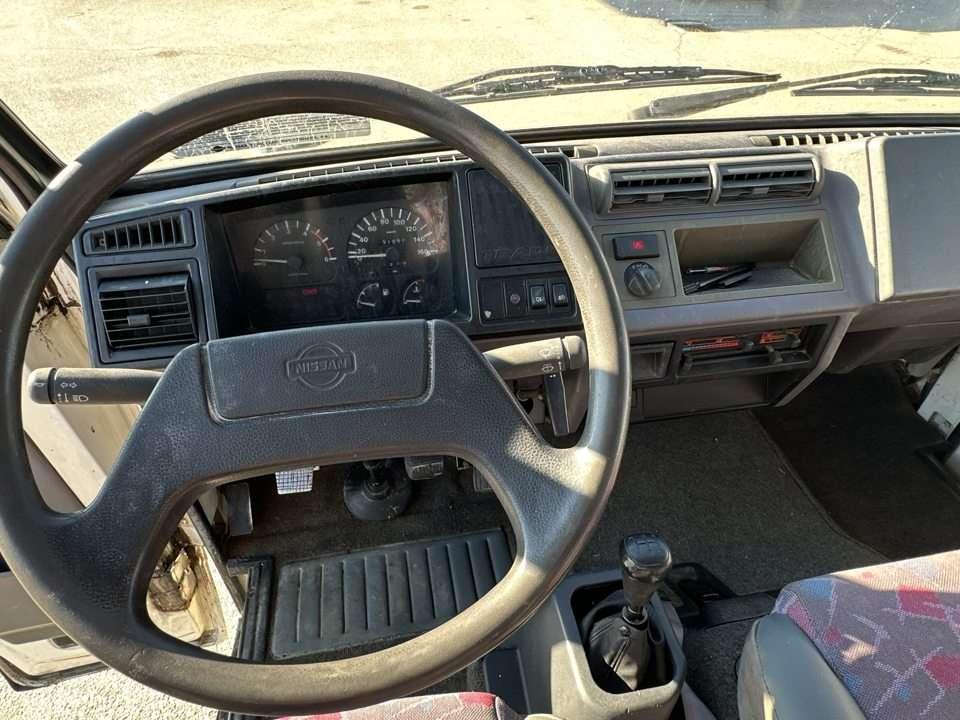 Nissan Trade 100 4x2 Foto 10