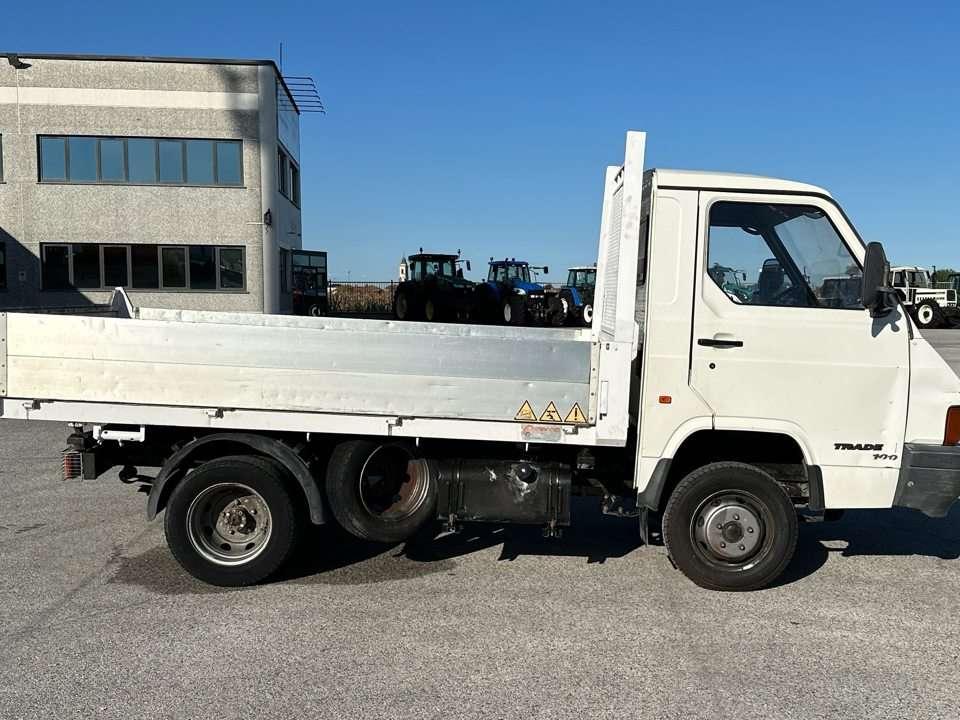Nissan Trade 100 4x2 Foto 13