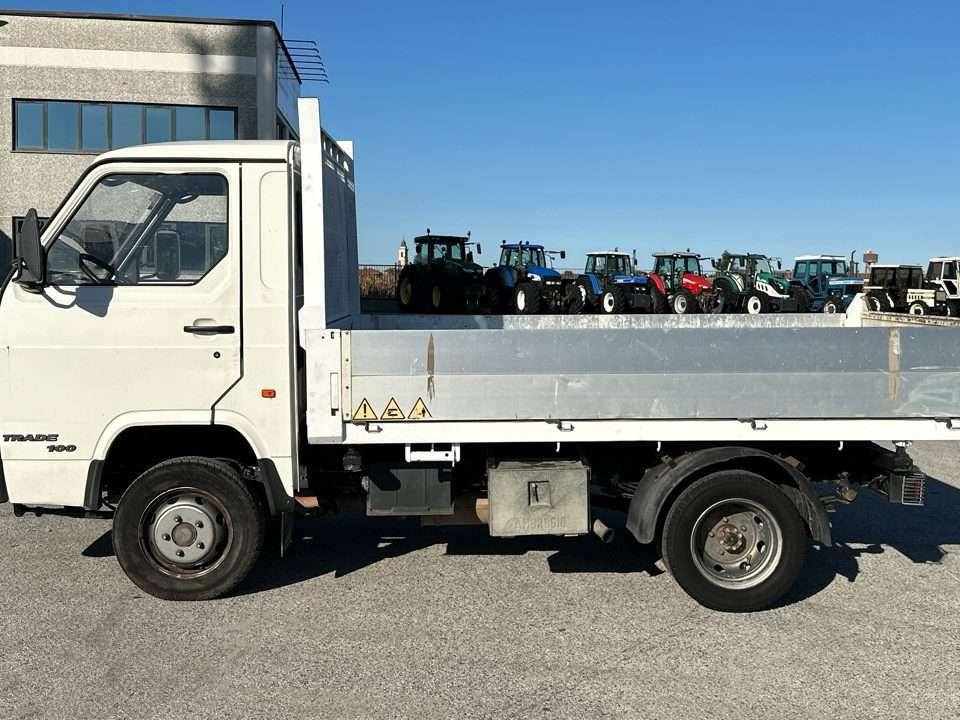 Nissan Trade 100 4x2 Foto 2