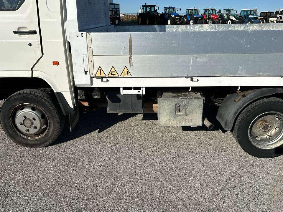 Nissan Trade 100 4x2 Foto 4
