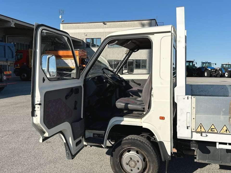 Nissan Trade 100 4x2 Foto 7